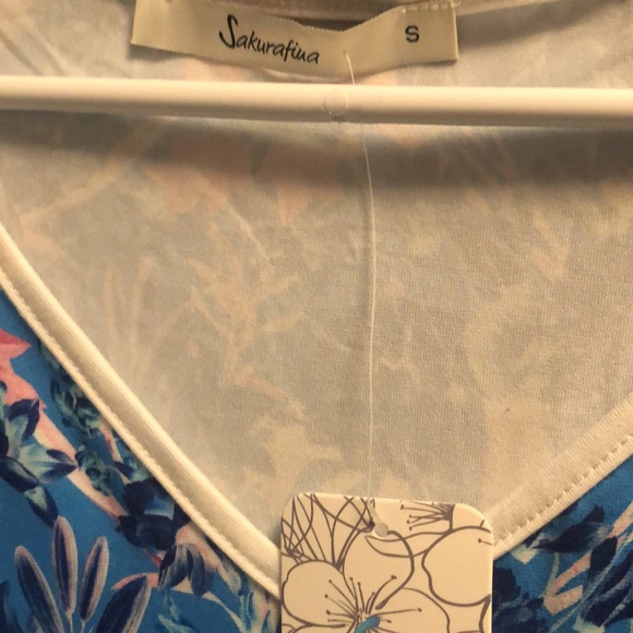 Blue Floral Sleeveless Shift Dress - Picture 2 of 7